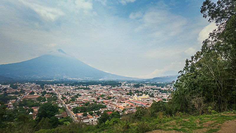 Lee más sobre el artículo Antigua- Volcano Views in Colonial City