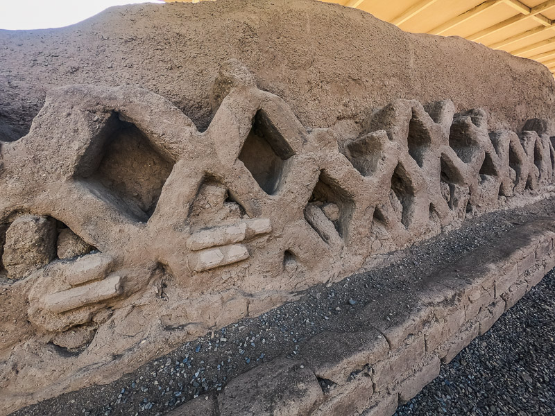 Wall carving of fishermen nets