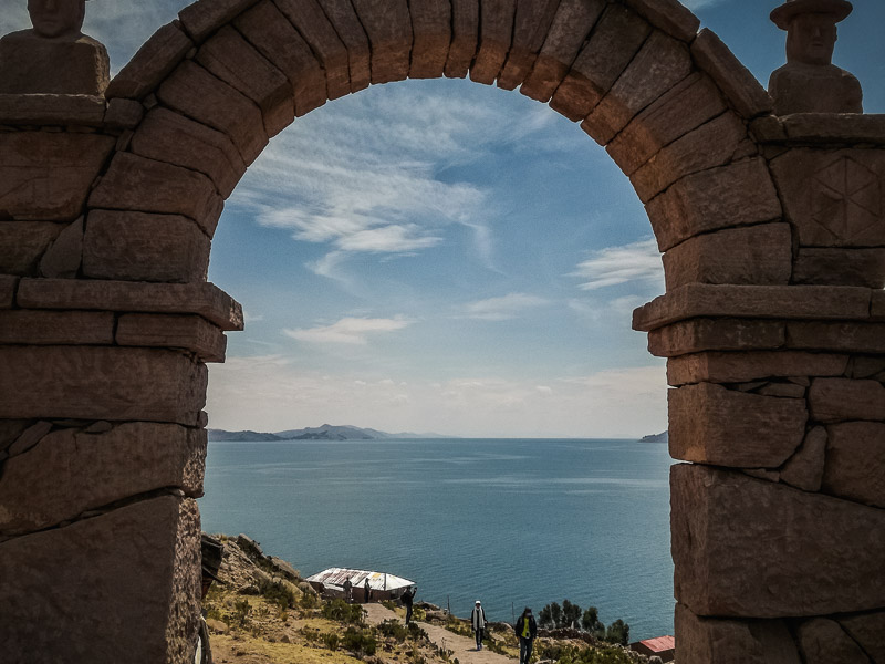 The starting pier via a Taquile Arc