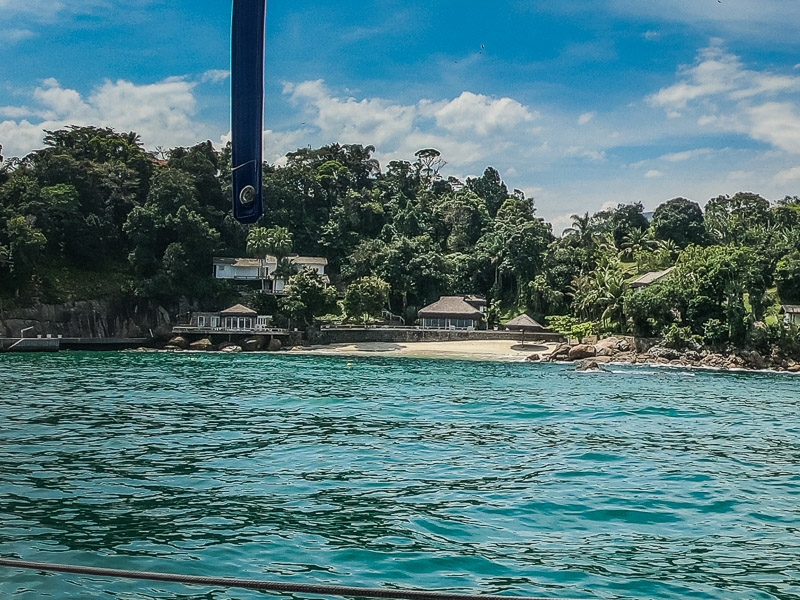 Boat ride towards Ilha de Cataguas