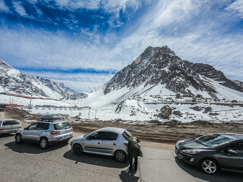 Queue of cars at the Chilean customs border control point