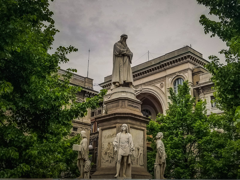 Statue of Leonardo da Vinci