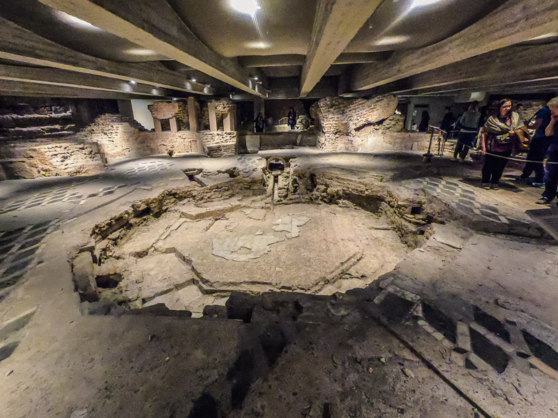 The underground baptism pond of the Duomo