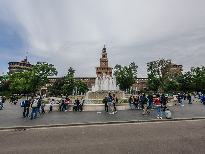 Fountain at the entrance of the castle and park Sempione