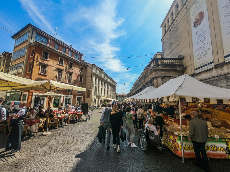 Side roads from the main Piazza Bra to the castle