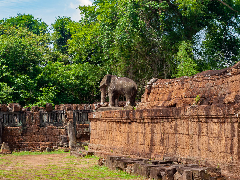 Elephant statue at the corner of the temple