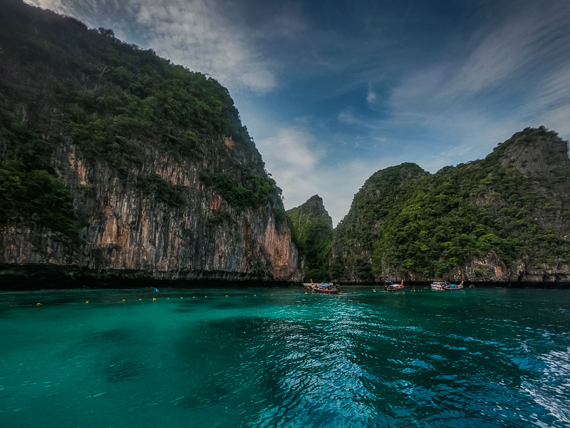 Sailing through the bay