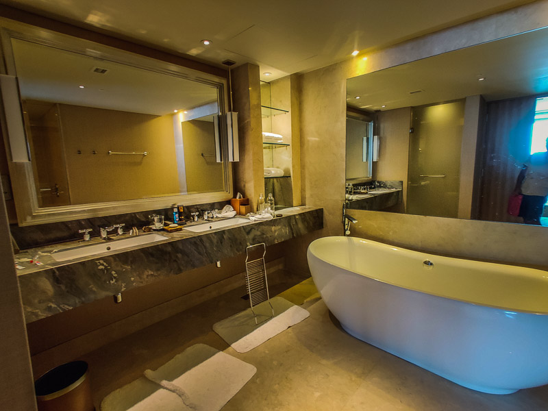 The bathroom in the Orchid Suite