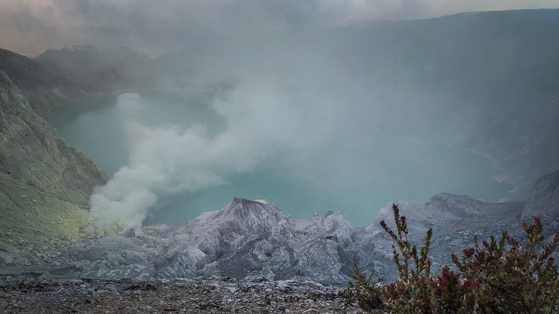 Read more about the article Mount Ijen –  Blue Fire Crater