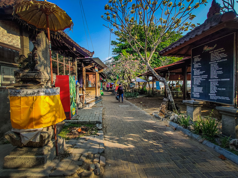 Stalls and restaurants on the beach side walk