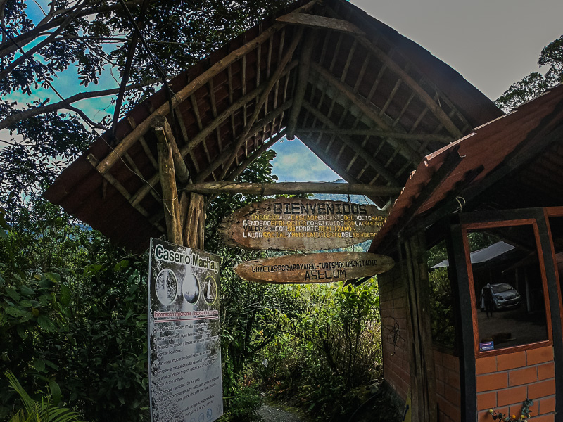 Entrance to the trail down to the waterfall