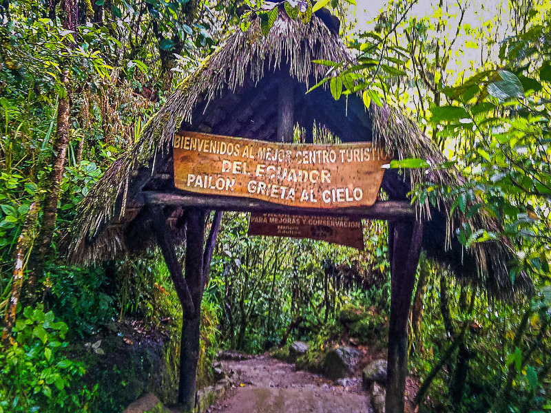 Entrance to the trail down to the waterfall