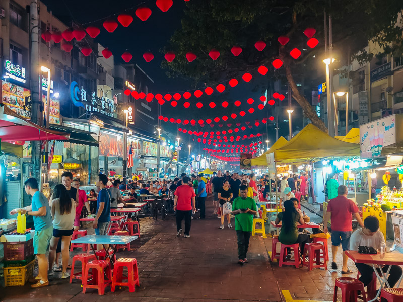 Night food market at Alor street