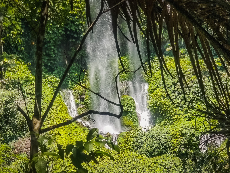 Smaller waterfalls on the trail