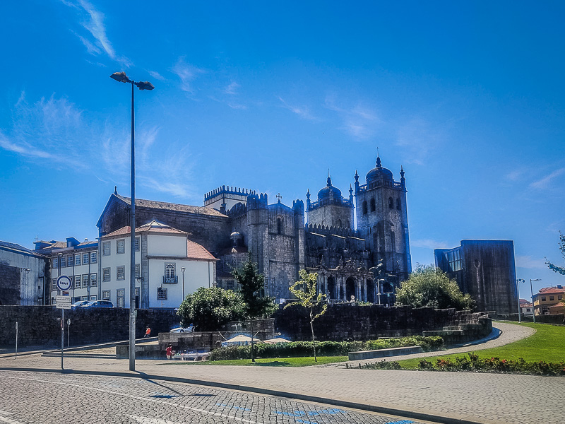 Walking towards the Cathedral Sé do Porto