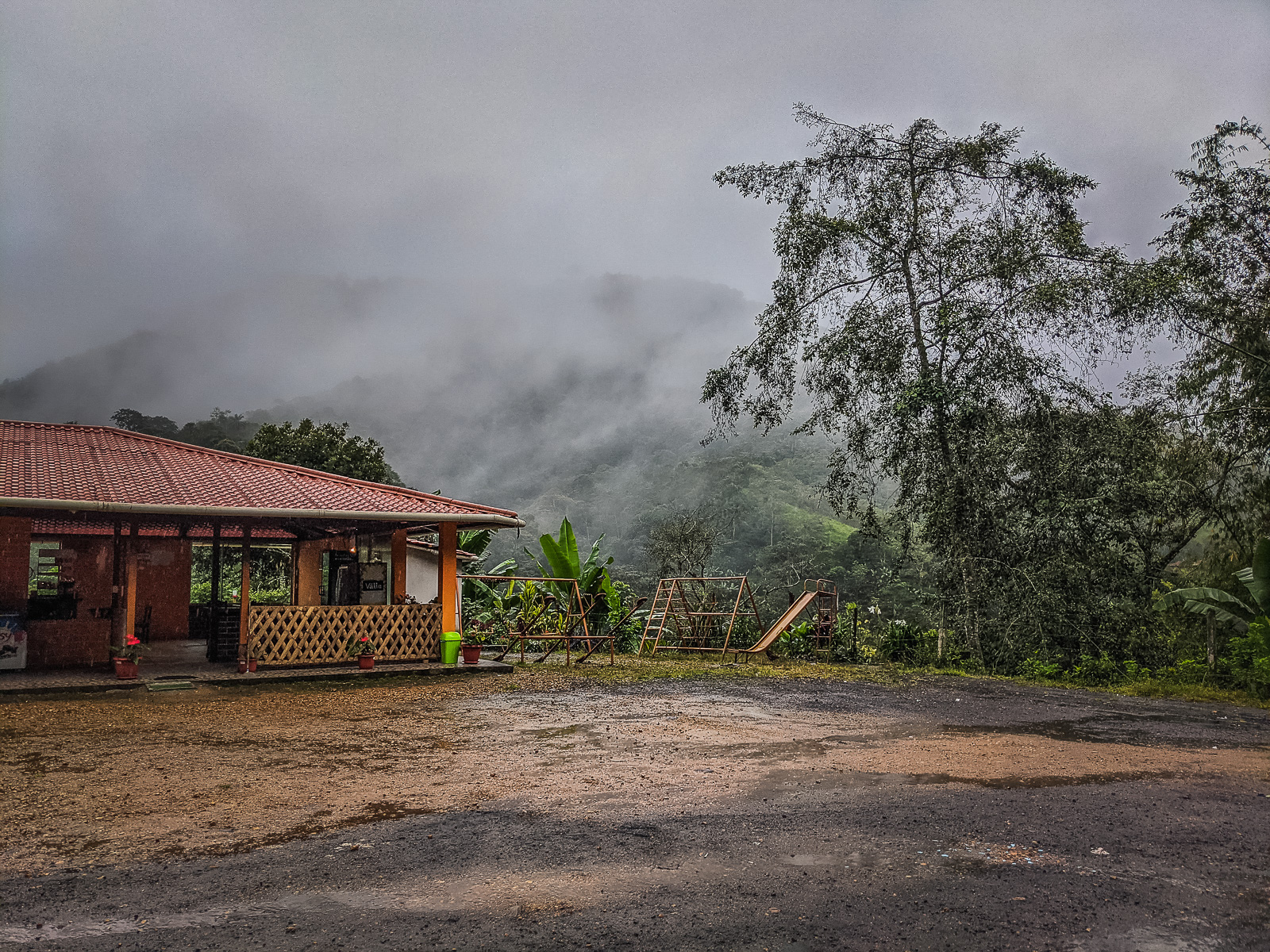 The lodge near the watefall