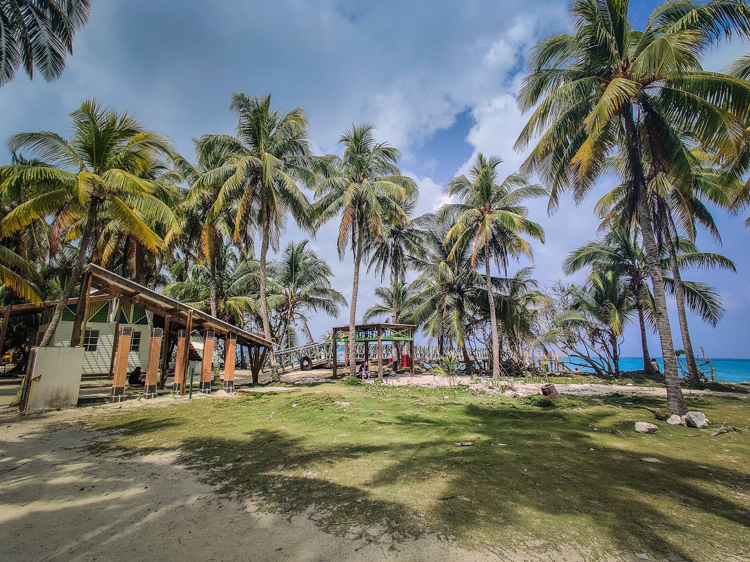 The seating area and facilities on the island